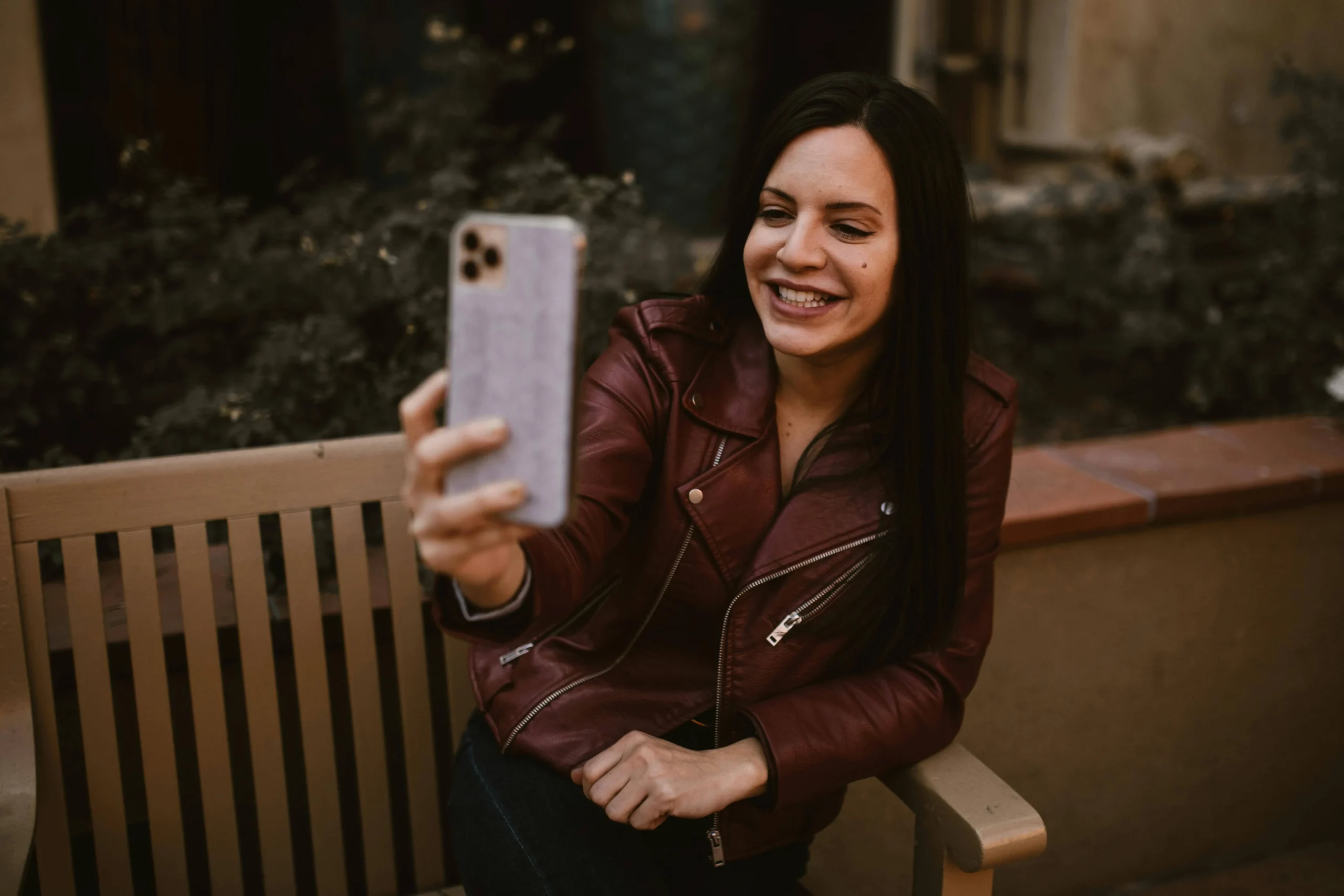 girl-taking-a-selfie-with-iPhone